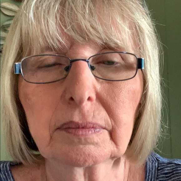 Meet your Posher, Debi - Picture 1 of 1